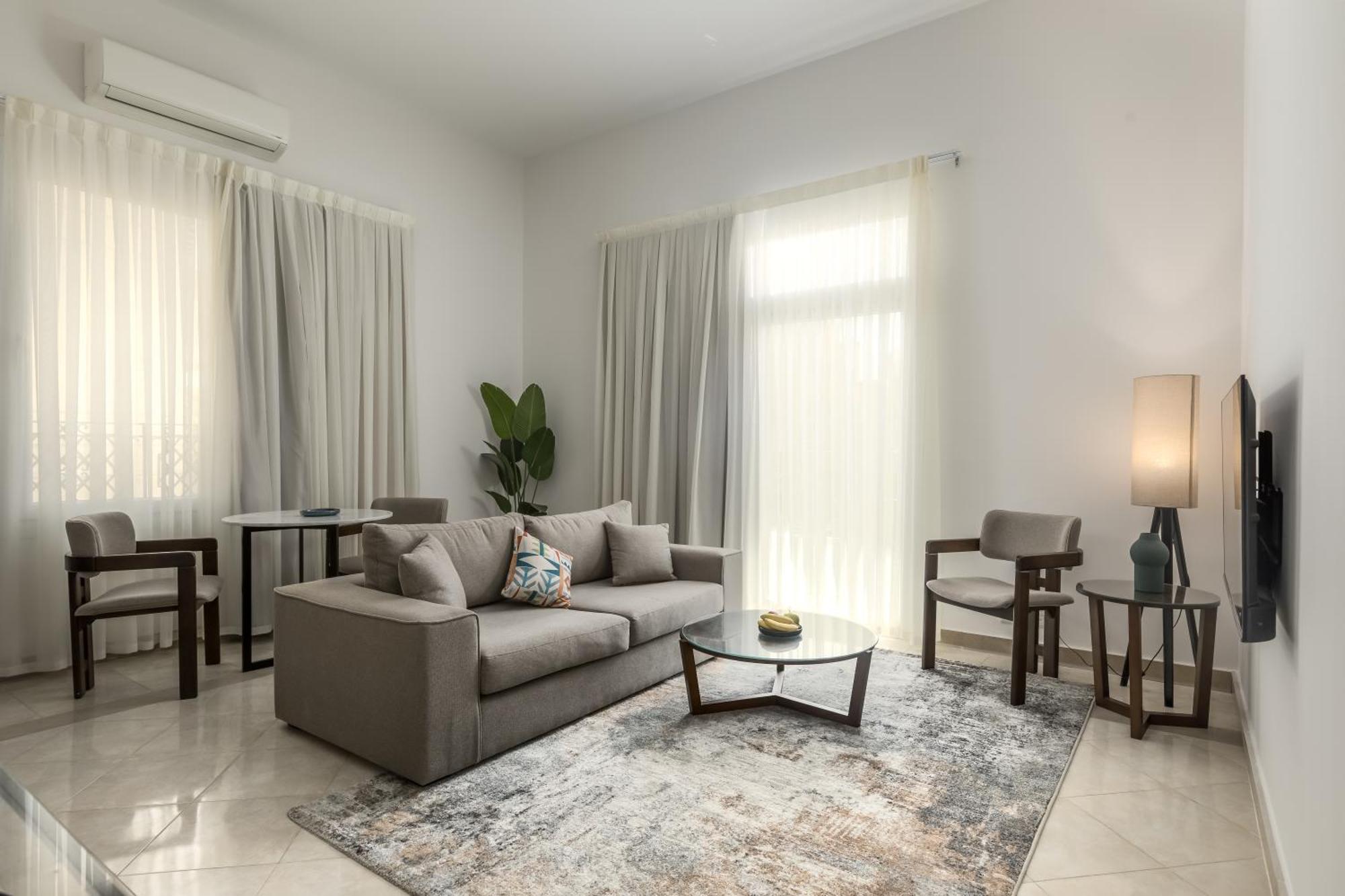 Livingville The Two-fifty Le Caire